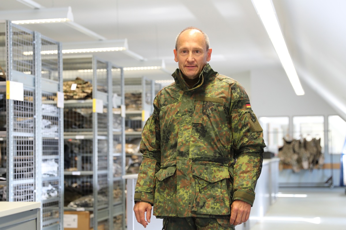 Bundeswehr Vollausstattung mit Bekleidung und persönlicher Ausrüstung bis 2025 Presseportal